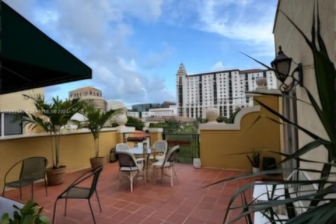 Condominio en venta en Coral Gables, Florida, 1 dormitorio, 70.42 m2 № 1441788 - foto 16