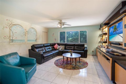 Купить виллу или дом в Норт-Майами-Бич, Флорида 4 спальни, 257.71м2, № 1101654 - фото 4