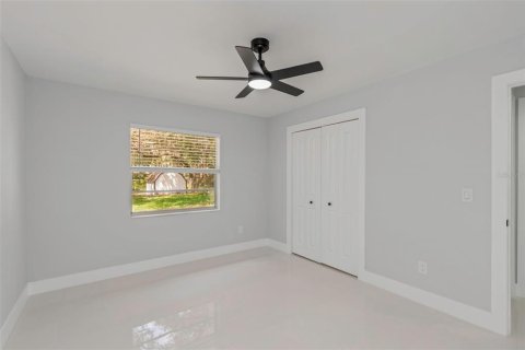 House in Tampa, Florida 4 bedrooms, 137.12 sq.m. № 1363120 - photo 14