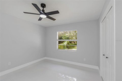 House in Tampa, Florida 4 bedrooms, 137.12 sq.m. № 1363120 - photo 17