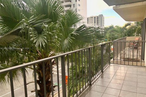 Copropriété à louer à Miami Beach, Floride: 2 chambres, 79.9 m2 № 1369158 - photo 3