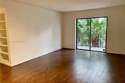 Condo in Miami Beach, Florida, 2 bedrooms  № 1369158 - photo 1