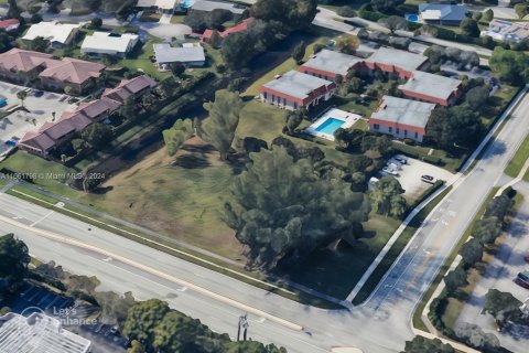 Propiedad comercial en venta en Coral Springs, Florida № 1369159 - foto 14