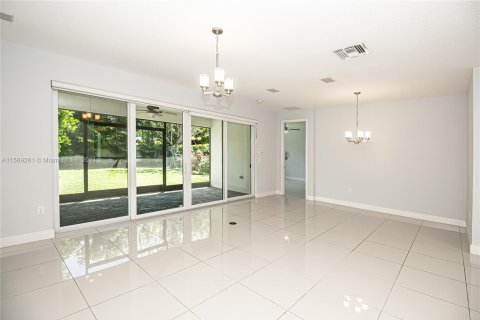 Villa ou maison à louer à Delray Beach, Floride: 5 chambres, 240.06 m2 № 1119194 - photo 21