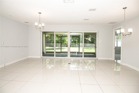 House in Delray Beach, Florida 5 bedrooms, 240.06 sq.m. № 1119194 - photo 13