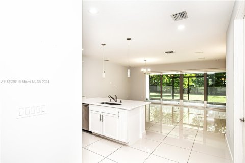 House in Delray Beach, Florida 5 bedrooms, 240.06 sq.m. № 1119194 - photo 11