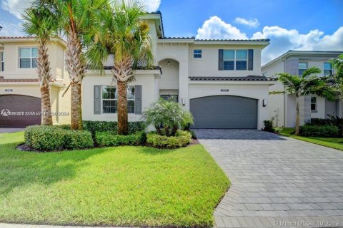 Villa ou maison à louer à Delray Beach, Floride: 5 chambres, 240.06 m2 № 1119194 - photo 1