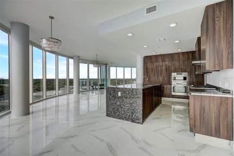 Condominio en venta en Tampa, Florida, 3 dormitorios, 285.95 m2 № 796038 - foto 13