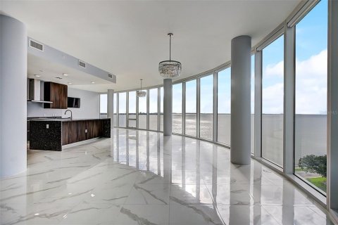 Condominio en venta en Tampa, Florida, 3 dormitorios, 285.95 m2 № 796038 - foto 19
