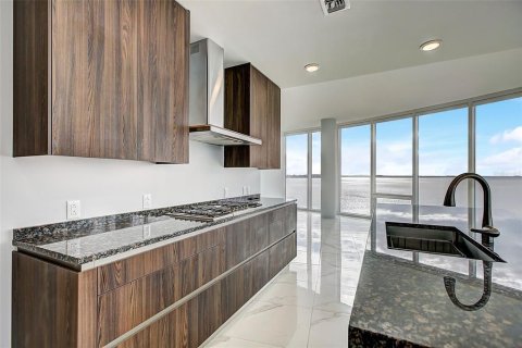 Condominio en venta en Tampa, Florida, 3 dormitorios, 285.95 m2 № 796038 - foto 14