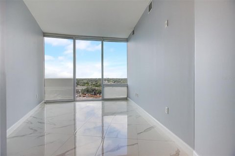 Condominio en venta en Tampa, Florida, 3 dormitorios, 285.95 m2 № 796038 - foto 28