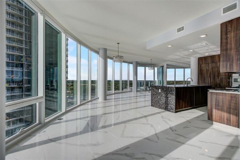 Condominio en venta en Tampa, Florida, 3 dormitorios, 285.95 m2 № 796038 - foto 6