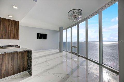 Condominio en venta en Tampa, Florida, 3 dormitorios, 285.95 m2 № 796038 - foto 10