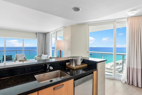 Condo in Fort Lauderdale, Florida, 1 bedroom  № 1374960 - photo 11