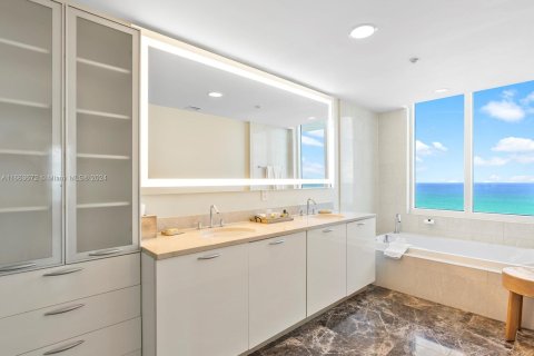 Condo in Fort Lauderdale, Florida, 1 bedroom  № 1374960 - photo 19