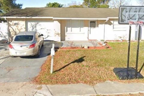 House in Port Richey, Florida 2 bedrooms, 88.54 sq.m. № 1401003 - photo 1