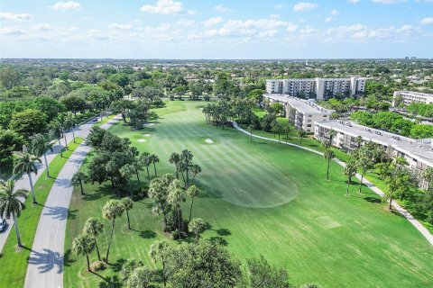 Condo in Deerfield Beach, Florida, 2 bedrooms  № 1216407 - photo 29