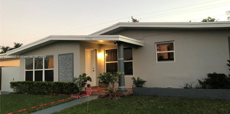 House in Miami, Florida 3 bedrooms, 140.65 sq.m. № 1365366