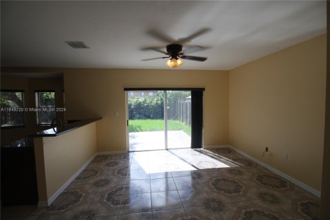 Casa en venta en Cutler Bay, Florida, 4 dormitorios, 219.71 m2 № 1331059 - foto 8