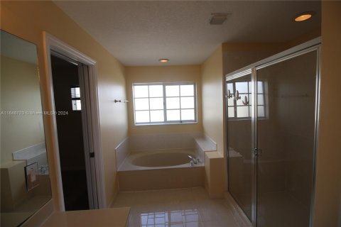 Casa en venta en Cutler Bay, Florida, 4 dormitorios, 219.71 m2 № 1331059 - foto 17