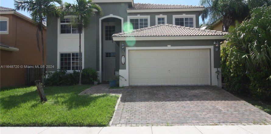 Casa en Cutler Bay, Florida 4 dormitorios, 219.71 m2 № 1331059