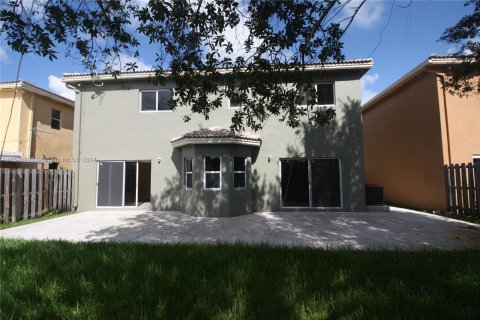 Casa en venta en Cutler Bay, Florida, 4 dormitorios, 219.71 m2 № 1331059 - foto 2