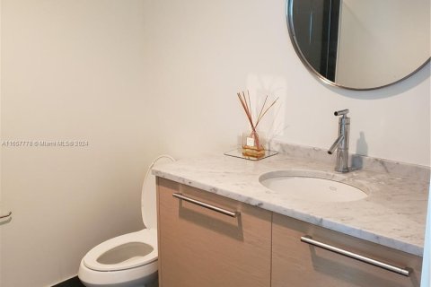 Condo in Miami, Florida, 1 bedroom  № 1365361 - photo 8