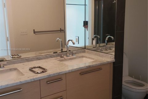 Condo in Miami, Florida, 1 bedroom  № 1365361 - photo 5