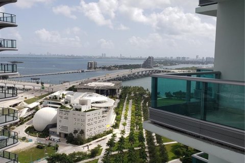 Condo in Miami, Florida, 1 bedroom  № 1365361 - photo 10