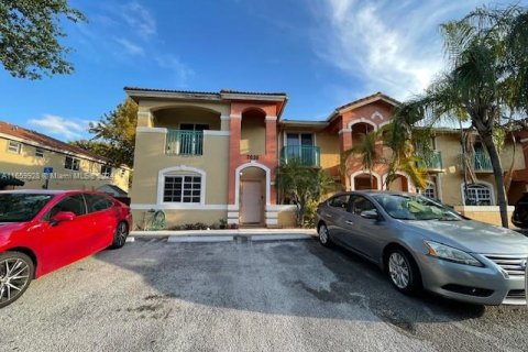 Touwnhouse à vendre à Hialeah, Floride: 3 chambres, 137.12 m2 № 1365419 - photo 1