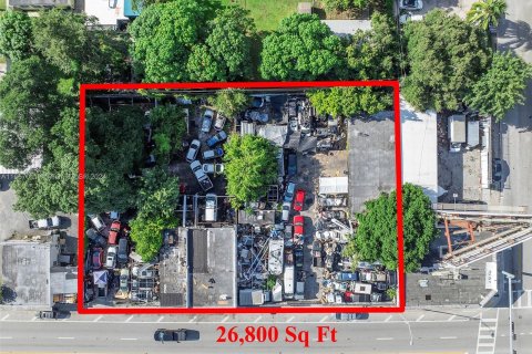 Propiedad comercial en venta en Miami, Florida № 1362665 - foto 1