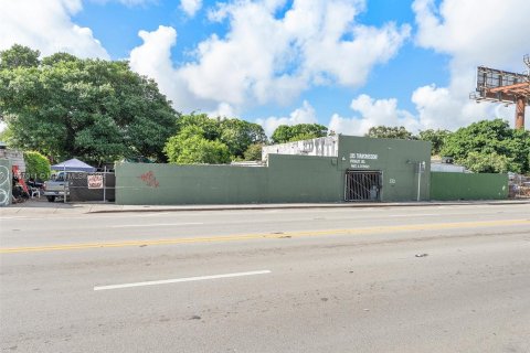 Propiedad comercial en venta en Miami, Florida № 1362665 - foto 8