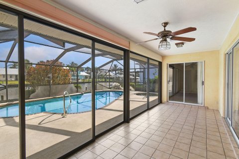 House in Hutchinson Island South, Florida 2 bedrooms, 149.02 sq.m. № 1179568 - photo 28