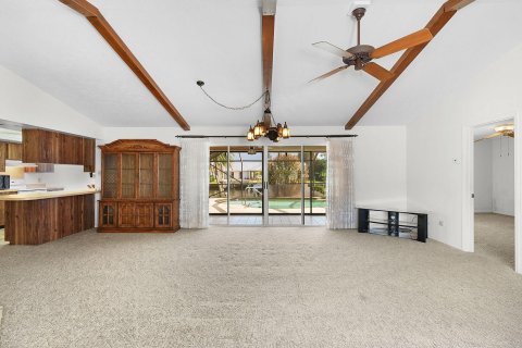 House in Hutchinson Island South, Florida 2 bedrooms, 149.02 sq.m. № 1179568 - photo 26