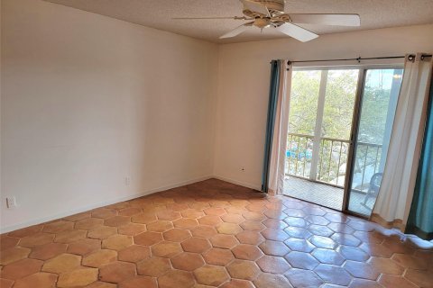 Condo in North Lauderdale, Florida, 2 bedrooms  № 1013986 - photo 22