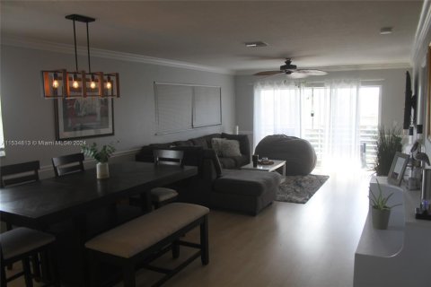 Condominio en venta en North Palm Beach, Florida, 2 dormitorios, 82.31 m2 № 1013775 - foto 8