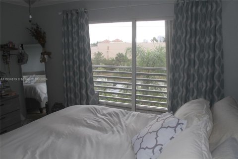 Condo in North Palm Beach, Florida, 2 bedrooms  № 1013775 - photo 10