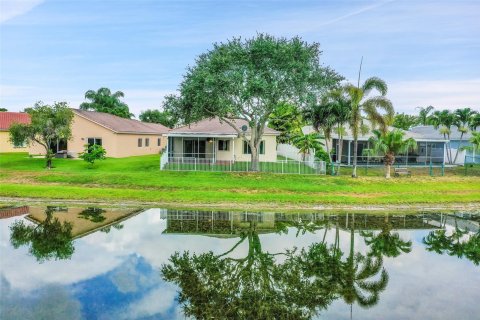 Villa ou maison à vendre à Deerfield Beach, Floride: 3 chambres, 181.72 m2 № 1224852 - photo 16