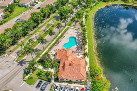 Villa ou maison à vendre à Deerfield Beach, Floride: 3 chambres, 181.72 m2 № 1224852 - photo 5