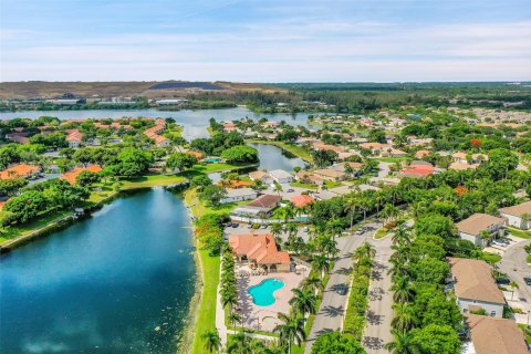 Villa ou maison à vendre à Deerfield Beach, Floride: 3 chambres, 181.72 m2 № 1224852 - photo 2