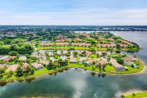 Villa ou maison à vendre à Deerfield Beach, Floride: 3 chambres, 181.72 m2 № 1224852 - photo 3