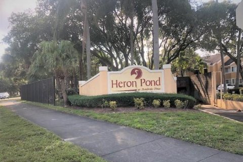 Condominio en venta en Pembroke Pines, Florida, 1 dormitorio, 71.72 m2 № 998417 - foto 3