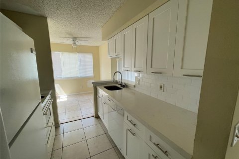 Condominio en venta en Pembroke Pines, Florida, 1 dormitorio, 71.72 m2 № 998417 - foto 6