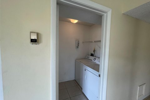 Condominio en venta en Pembroke Pines, Florida, 1 dormitorio, 71.72 m2 № 998417 - foto 4