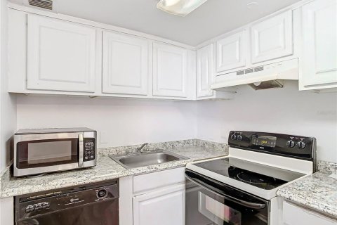 Condo in Orlando, Florida, 2 bedrooms  № 1283190 - photo 20