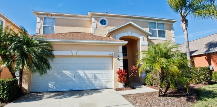 Casa en Kissimmee, Florida 6 dormitorios, 263.29 m2 № 1311777