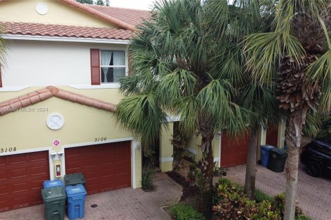 Townhouse in Oakland Park, Florida 3 bedrooms, 135.54 sq.m. № 1402733 - photo 17