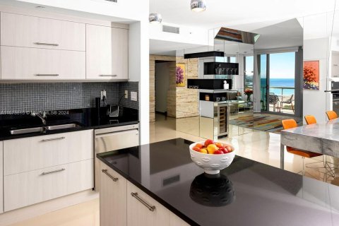 Condominio en venta en Miami Beach, Florida, 3 dormitorios, 218.69 m2 № 1402690 - foto 7