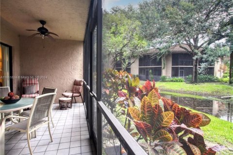 Condo in Coral Springs, Florida, 2 bedrooms  № 1369167 - photo 25