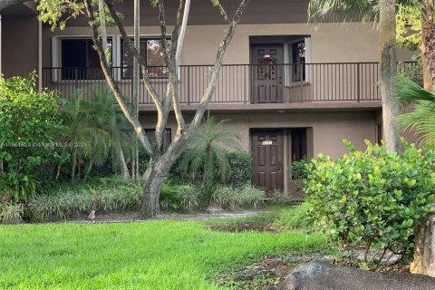 Condo in Coral Springs, Florida, 2 bedrooms  № 1369167 - photo 1